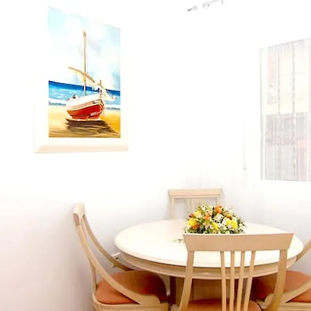 Modern In / 85 Sqm / Near The Apartment *